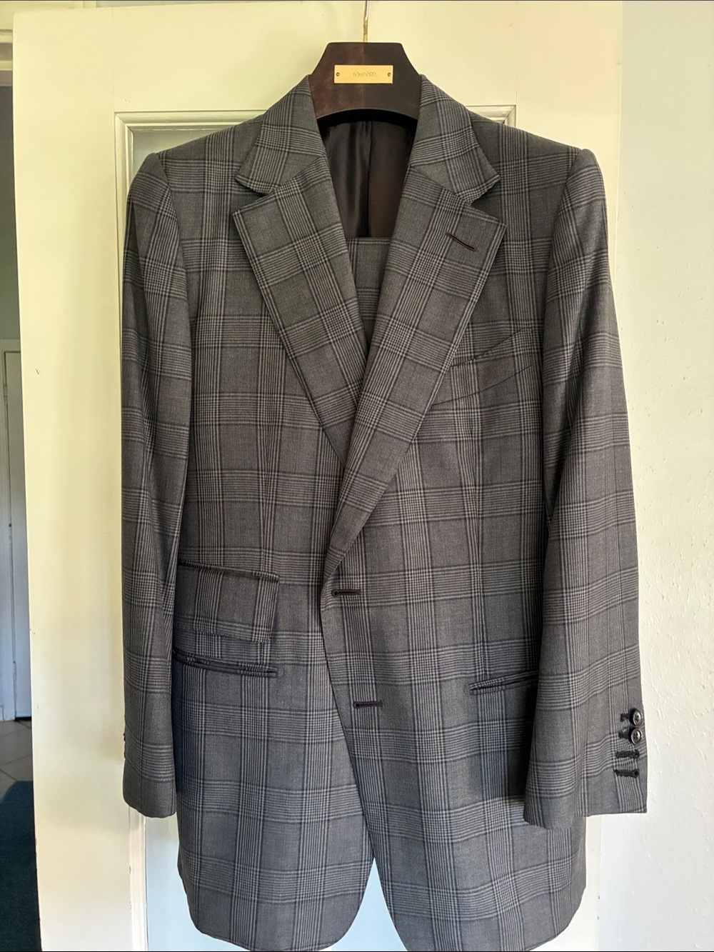 Classic Gray Glen Plaid Men's Tailored Suit Jacket